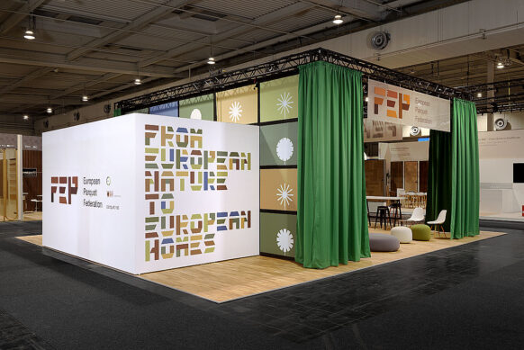 Schrägansicht des Domotex Messestands